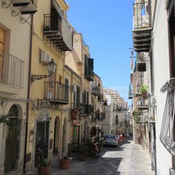 Via Vittorio Emanuele - Lovely town