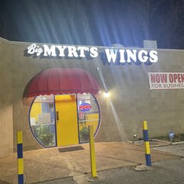 Exterior photo of Big Myrt's Wings & Things - Memphis, Tennessee Exterior photo of Big Myrt's Wings & Things - Memphis, Tennessee