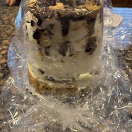 Cake did not come out the way it was advertised. What a disappointment and big waste of money. Don't buy from here.