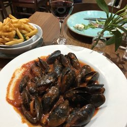 Good sauce but muscles didn't all open