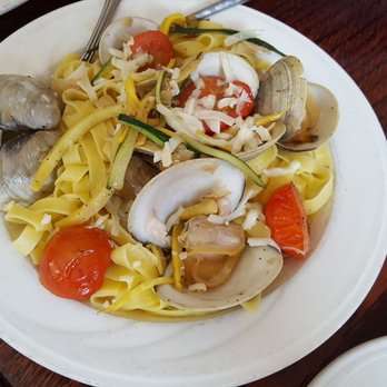 Salute - Fettuccine and clams - Italian Near Me - Hartford, Connecticut