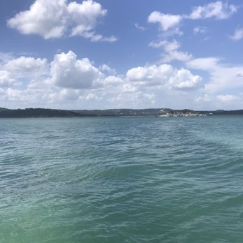 Lake Travis - Beautiful water - Lakes Near Me