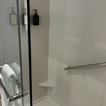 The Forester Hotel - Bathroom - Hotels Near Me - Lake Forest, Illinois The Forester Hotel - Bathroom - Hotels Near Me - Lake Forest, Illinois
