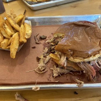 The Smoke Pit - Southern Near Me - Monroe, North Carolina