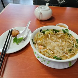 Seafood Noodle Soup with tea