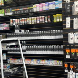 Cloud 9 Smoke Shop