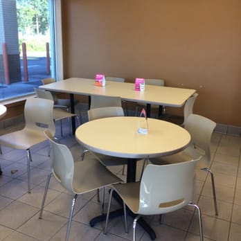 Dunkin' - party room - Coffee & Tea Near Me - Chiefland, Florida