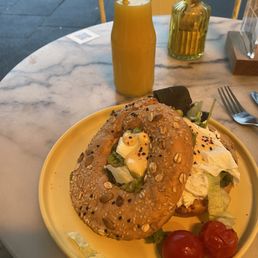 Bagel Benidict