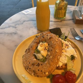 SUNNY SIDE UP - Bagel Benidict - Breakfast & Brunch Near Me - Frankfurt, HE