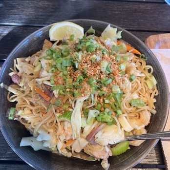 Avenida Restaurant - Pancit Canton (Chowmein) - Filipino Near Me - San Mateo, California