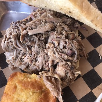 Starbecks Smokehouse - Pulled pork sandwich and cornbread - Barbeque Near Me - Waterloo, Iowa