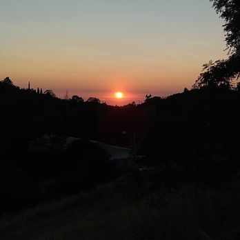 Julian Lodge - Sunset captured from behind the Julian Lodge - Bed & Breakfast Near Me - Julian, California Julian Lodge - Sunset captured from behind the Julian Lodge - Bed & Breakfast Near Me - Julian, California