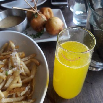 Eureka! - Mimosas - American Near Me - Mountain View, California Eureka! - Mimosas - American Near Me - Mountain View, California