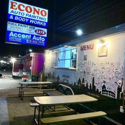 Pizza Leon - Yes, it's really in the Econo Body Shop parking lot.