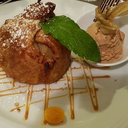 Bistrot des Barrières - Baked apple with coffee ice cream