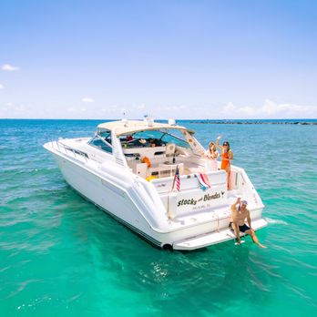 Distraction Yachts - Our 55ft Yacht Sea Ray - Boat Tours Near Me Distraction Yachts - Our 55ft Yacht Sea Ray - Boat Tours Near Me