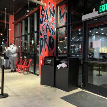 Dave's Hot Chicken - Lobby - Chicken Shop Near Me - San Leandro, California
