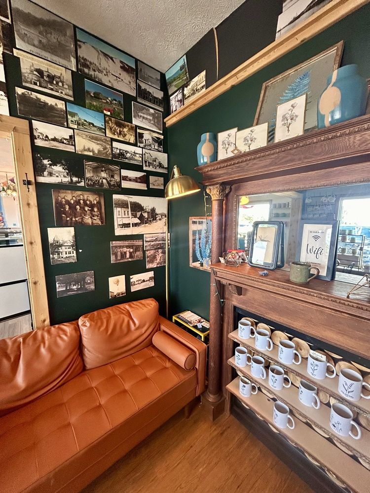 Hill Top Soda Shoppe Logo