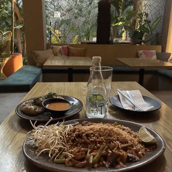 Plantasia Cafe - pad thai, momos - Pan Asian Near Me - Ciudad de Mexico, DIF Plantasia Cafe - pad thai, momos - Pan Asian Near Me - Ciudad de Mexico, DIF