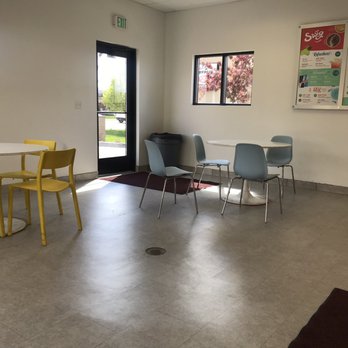 Swig - Interior dining area - Desserts Near Me - Draper, Utah