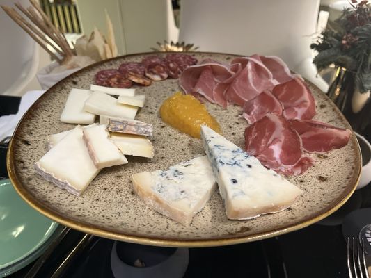 Divinity Restaurant & Lounge Bar by null