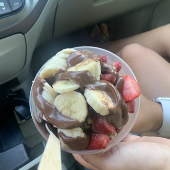 Beach Bowls - Nutella spread onto bananas, strawberries, and açaà base. - Acai Bowls Near Me - Fenwick Island, Delaware Beach Bowls - Nutella spread onto bananas, strawberries, and açaà base. - Acai Bowls Near Me - Fenwick Island, Delaware