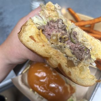 Burger Bench - Classic cheeseburger - American Near Me - Escondido, California