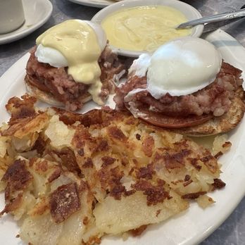 The Original Granny's - Irish Benedict - Breakfast & Brunch Near Me - Wheeling, Illinois