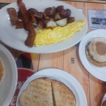 Dixie Belle's Cafe - Breakfast combo and white toast - Breakfast & Brunch Near Me - Orlando, Florida