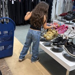 Dillard's - Clearance Center