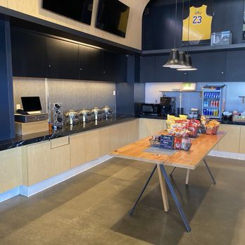Aloft Hotel Lax Parking - Snack and breakfast area. Free bags of ice - Parking Near Me - El Segundo, California Aloft Hotel Lax Parking - Snack and breakfast area. Free bags of ice - Parking Near Me - El Segundo, California