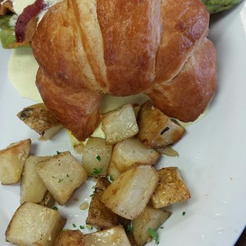 Monona Bakery & Eatery - The Eggs Benedict, Monona bakery style. - Breakfast & Brunch Near Me - Madison, Wisconsin Monona Bakery & Eatery - The Eggs Benedict, Monona bakery style. - Breakfast & Brunch Near Me - Madison, Wisconsin