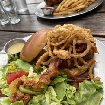 Eureka! - Bacon burger and garden salad - American Near Me - Roseville, California Eureka! - Bacon burger and garden salad - American Near Me - Roseville, California