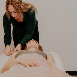 Wellnest Acupuncture + Holistic Medicine