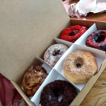 Do-Rite Donuts & Chicken - So... beautiful - Donuts Near Me - Chicago, Illinois