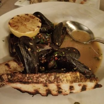 Sontuosa - Mussels mid-consumption/annihilation - Italian Near Me - Bryn Mawr, Pennsylvania