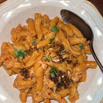 Gabbiano's - Dungeness Crab alla Vodka - Italian Near Me - Portland, Oregon