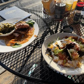 Brown Barrel - Pork medallions and house salad - American Near Me - Midway, Kentucky