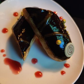 Offworld Bar - Eclair - Cocktail Bars Near Me - Toronto, Ontario