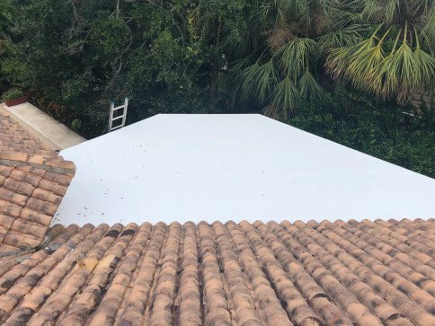 Slide of Quality Roofing Specialist