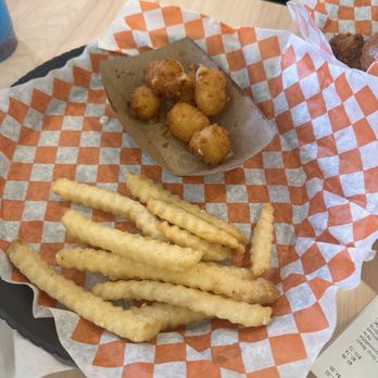 Minnie Bird - Cheese curd and fries - Ice Cream & Frozen Yogurt Near Me - Oak Brook, Illinois