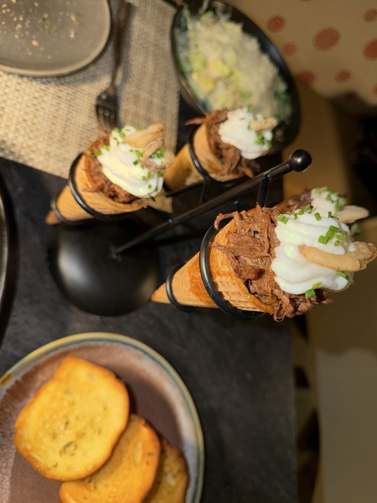 Social spots from Labebe Prime