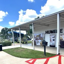 Humble Museum - Party outside