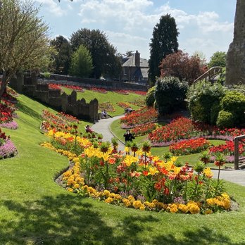 Guildford Castle - Spring gardens - Castles Near Me - Guildford, SRY