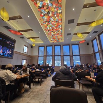 Hiyaku Buffet - One of 3 seating areas - Buffets Near Me - Beaverton, Oregon