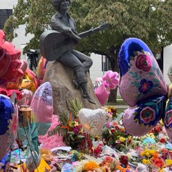 Dolly Parton Statue - August 26, 2026