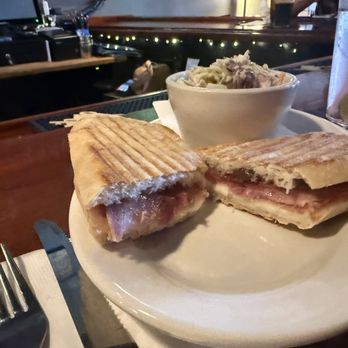 Stones Pub and Eatery - Pubs Near Me - Gloucester, Massachusetts