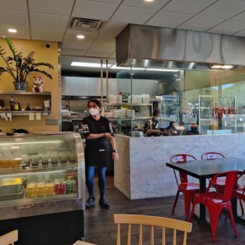 Sandy's Cafe - Interior - Cantonese Near Me - Honolulu, Hawaii