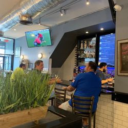 Press 195 - Bayside - The small bar/pub.