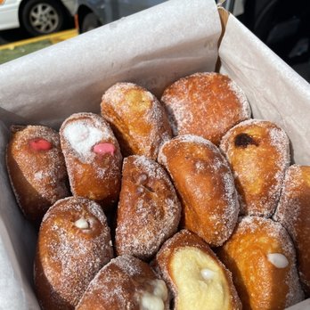 Leonard's Bakery - Malasadas - Bakeries Near Me - Honolulu, Hawaii Leonard's Bakery - Malasadas - Bakeries Near Me - Honolulu, Hawaii